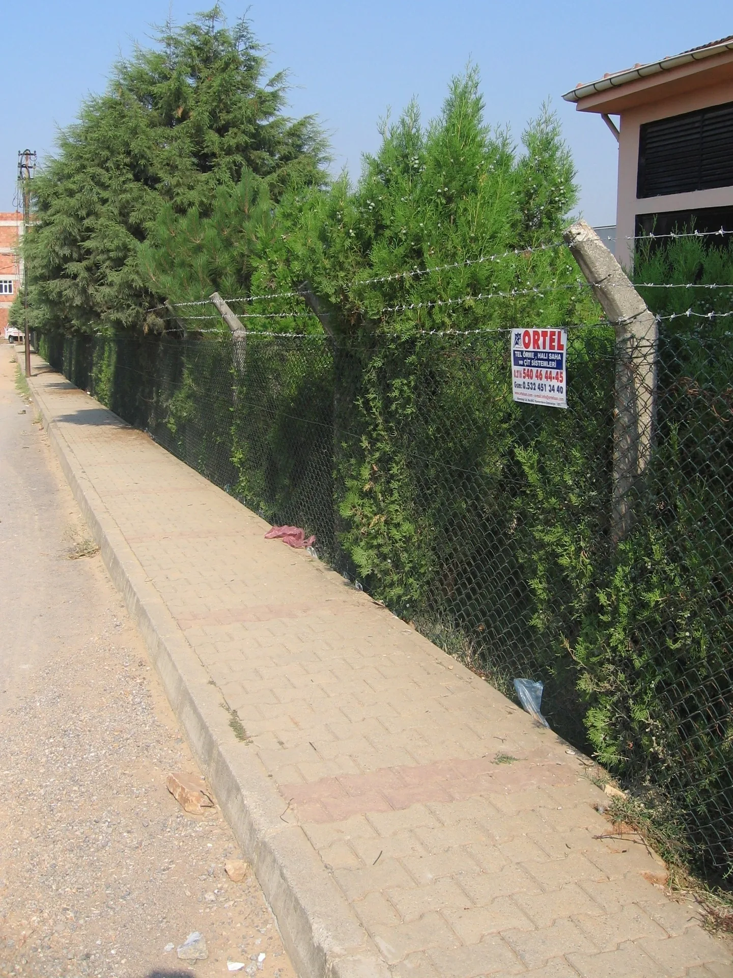 Beton Direkli Örgü Telli Çit Uygulamaları