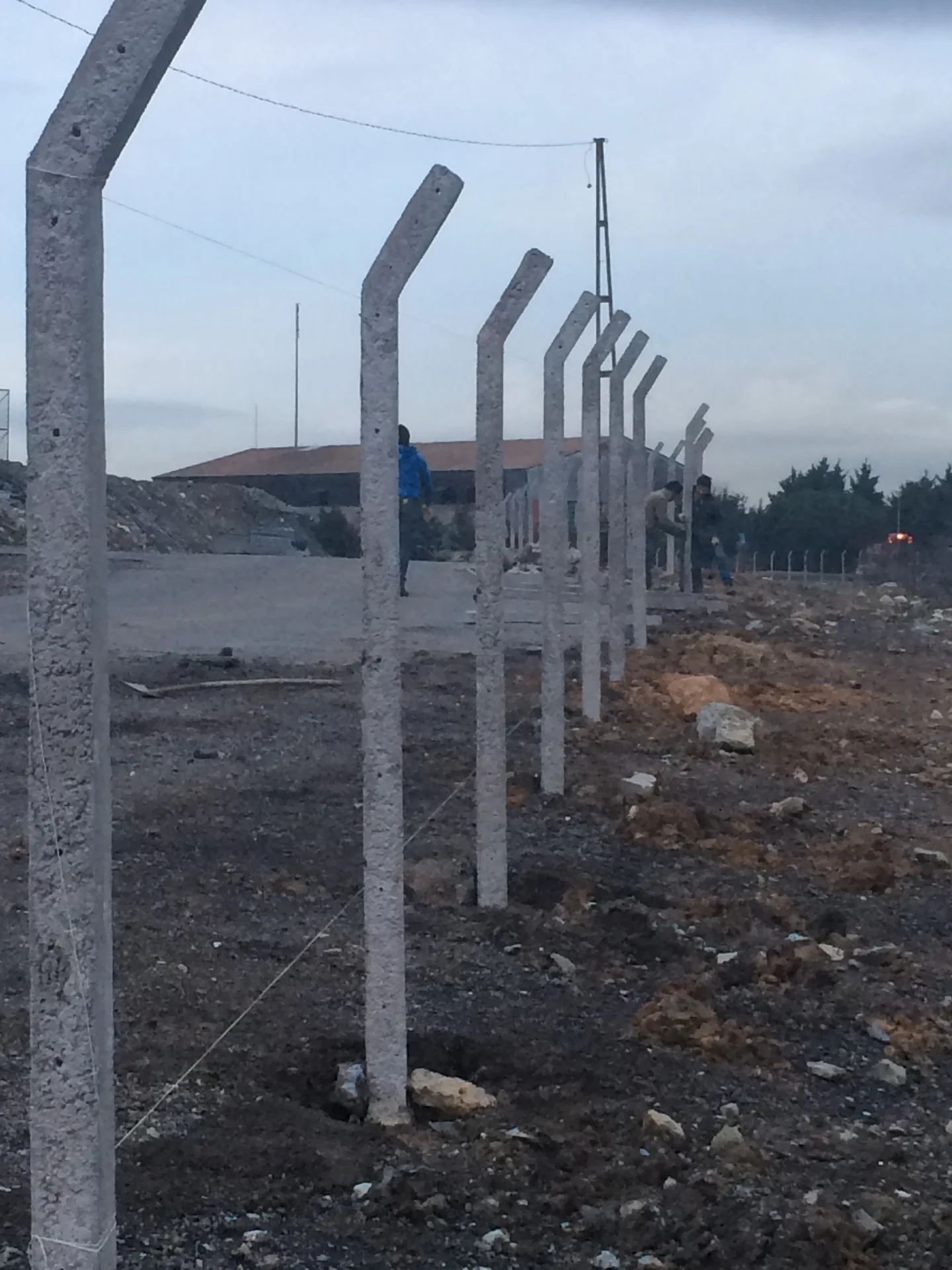 Beton Direkli Örgü Telli Çit Uygulamaları uygulama görseli 10