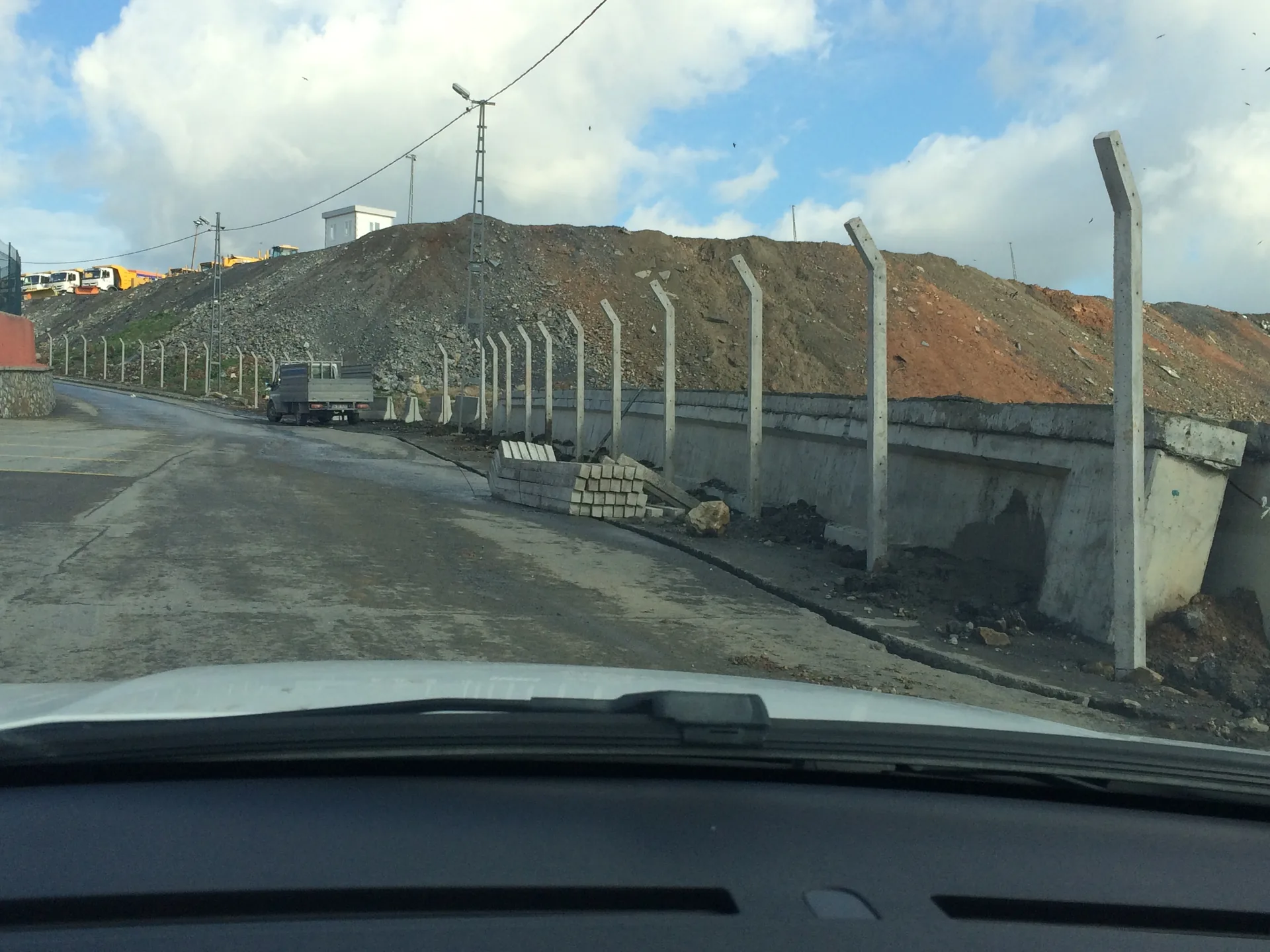Beton Direkli Örgü Telli Çit Uygulamaları uygulama görseli 11