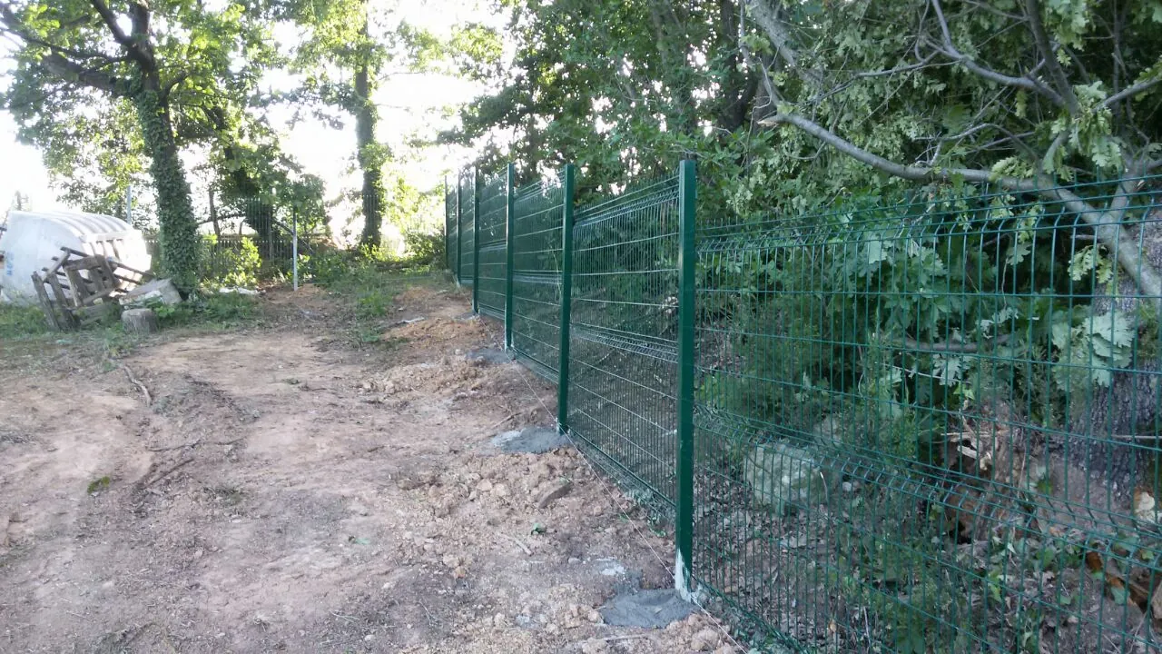 Panel Fence Applications field application